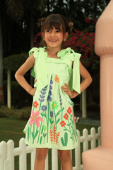Border crayon + bow blue - Mint Green with Vibrant Floral Details
