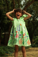 Border crayon + bow blue - Mint Green with Vibrant Floral Details